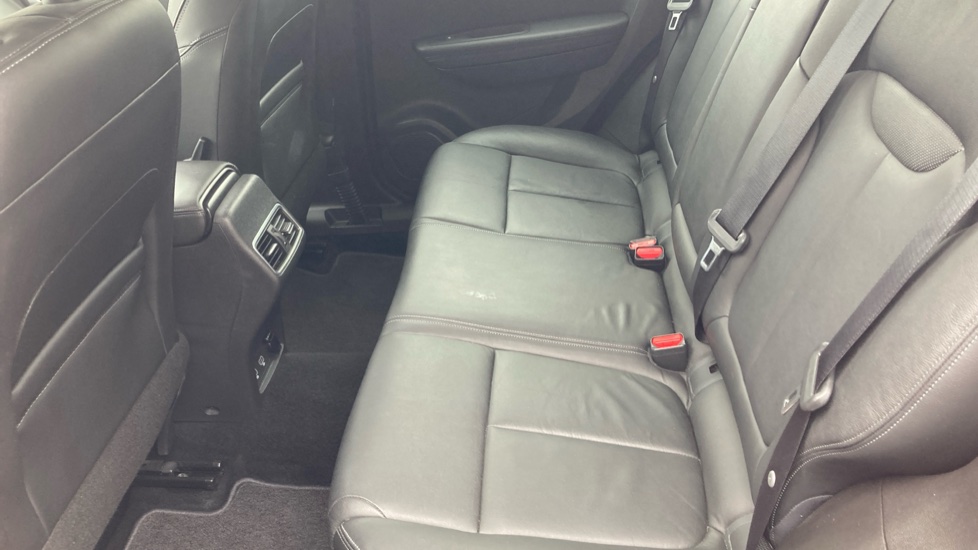 Renault Kadjar 1.3 TCE GT Line 5dr EDC Petrol Hatchback - Image 16