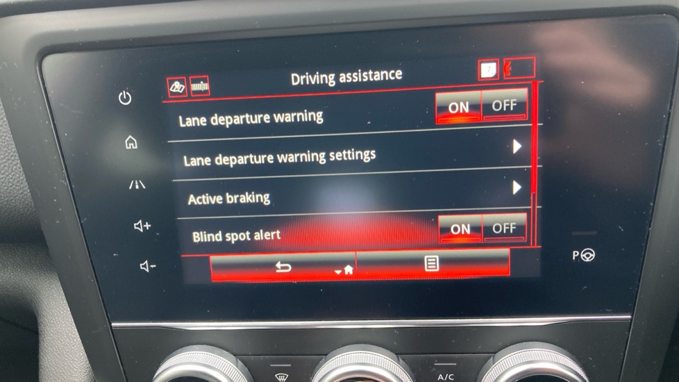 Renault Kadjar 1.3 TCE GT Line 5dr EDC Petrol Hatchback - Image 28