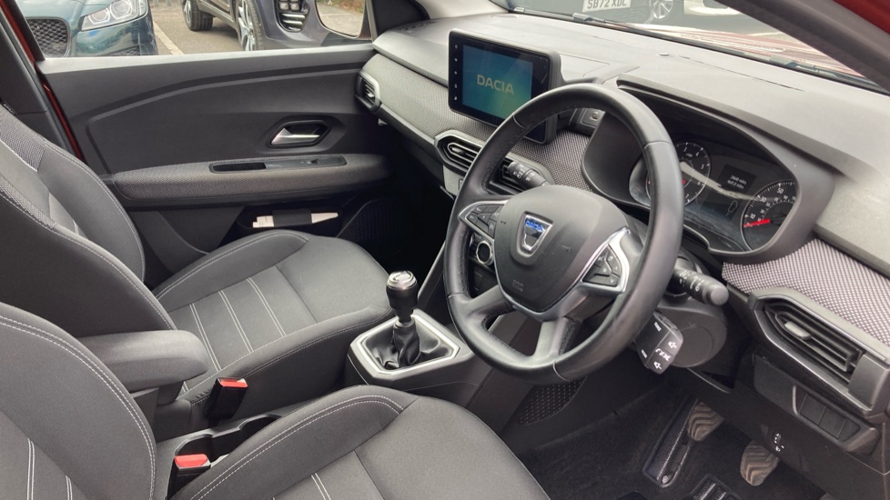 Dacia Jogger 1.0 TCe Comfort 5dr Petrol Estate - Image 11