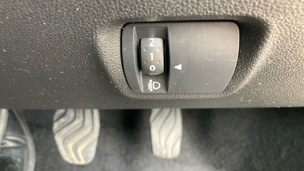 Dacia Jogger 1.0 TCe Comfort 5dr Petrol Estate - Image 42