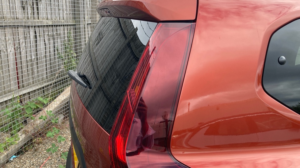 Dacia Jogger 1.0 TCe Comfort 5dr Petrol Estate - Image 54