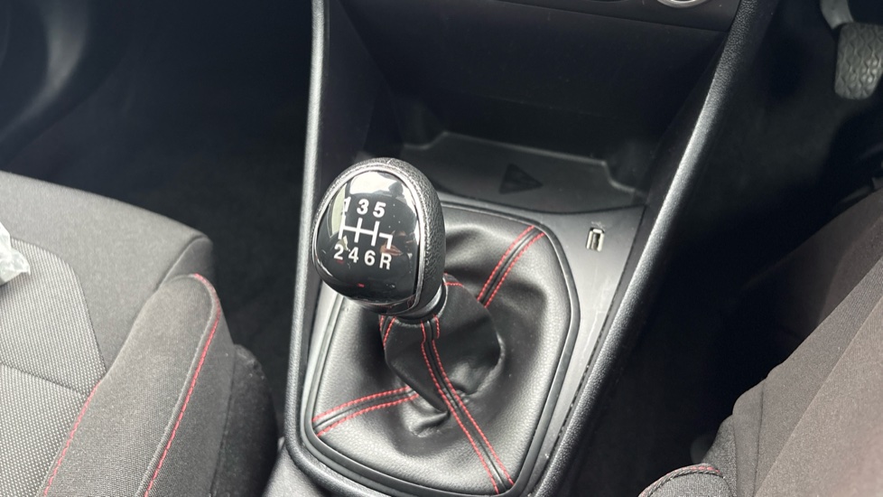 Ford Fiesta 1.0 EcoBoost Hybrid mHEV 125 ST-Line 5dr Petrol Hatchback - Image 33