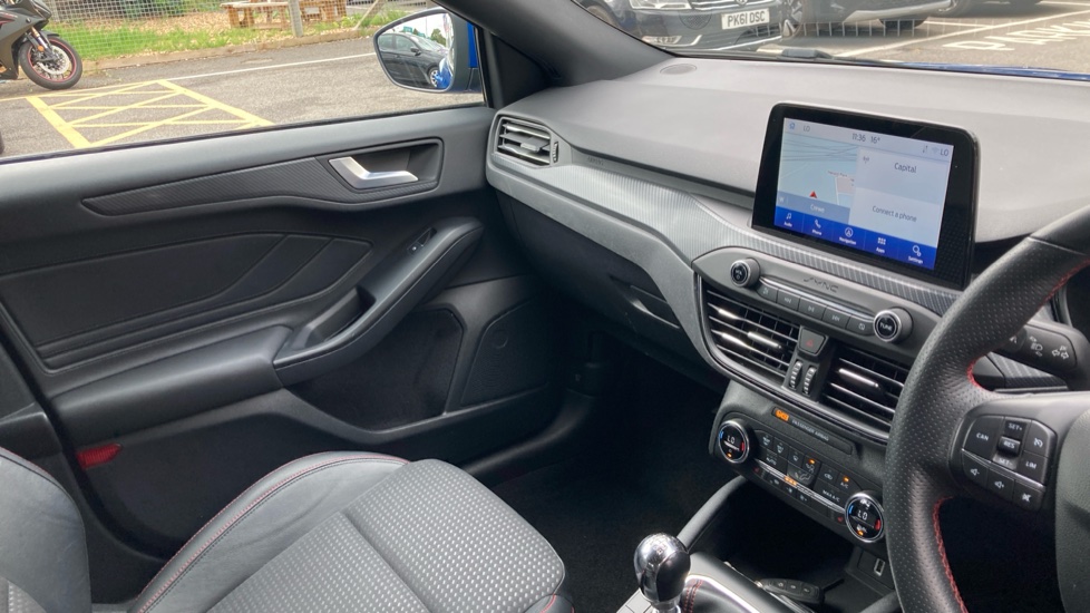 Ford Focus 1.0 EcoBoost 125 ST-Line X 5dr Petrol Hatchback - Image 14