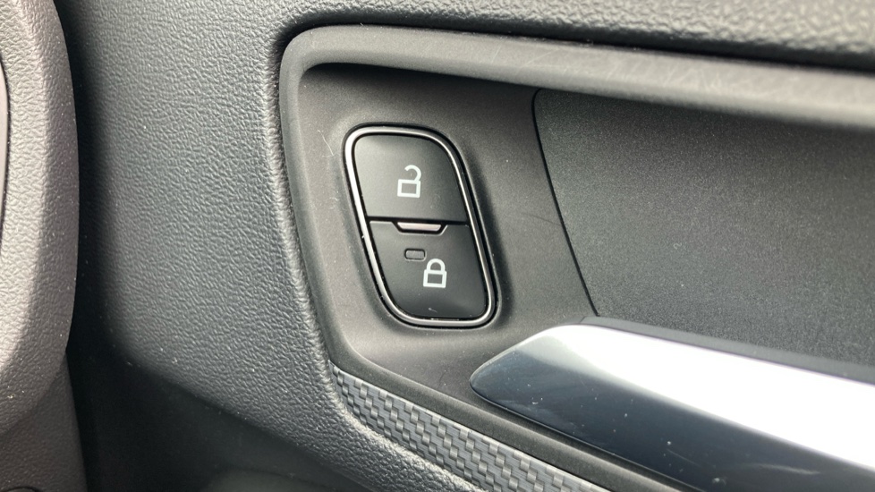 Ford Focus 1.0 EcoBoost 125 ST-Line X 5dr Petrol Hatchback - Image 31