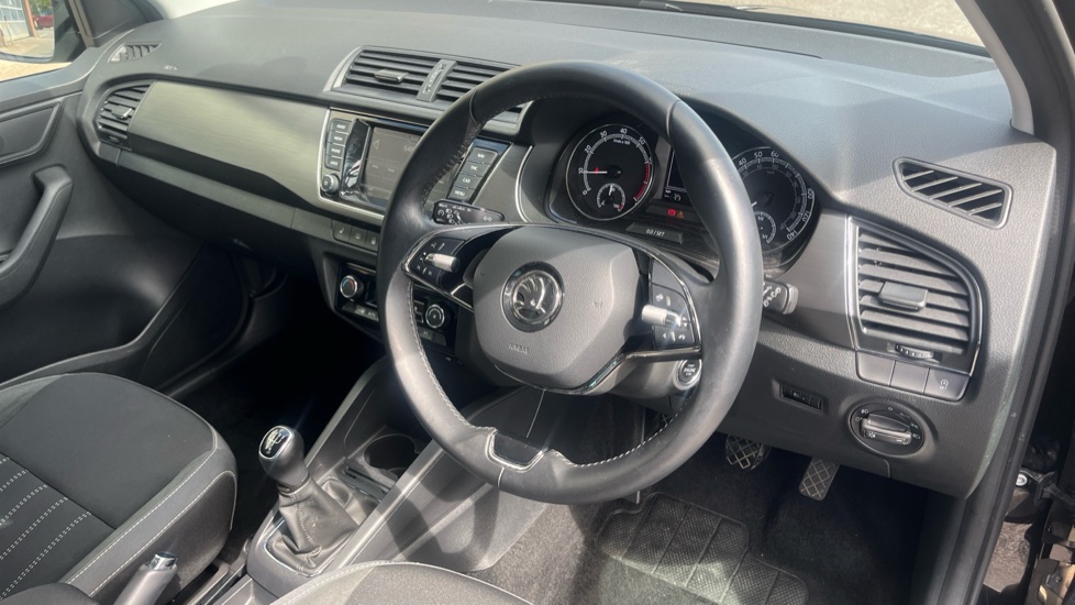 Skoda Fabia 1.0 TSI SE L 5dr Petrol Hatchback - Image 11