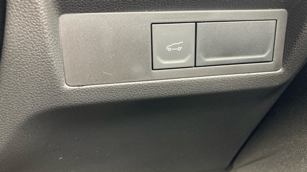 Renault Symbioz 1.6 E-Tech FHEV 145 Techno Esprit Alpine 5dr Auto Hybrid Estate - Image 27