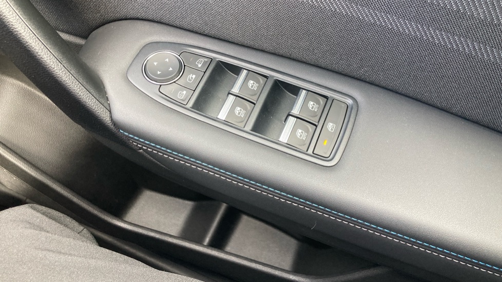 Renault Symbioz 1.6 E-Tech FHEV 145 Techno Esprit Alpine 5dr Auto Hybrid Estate - Image 33