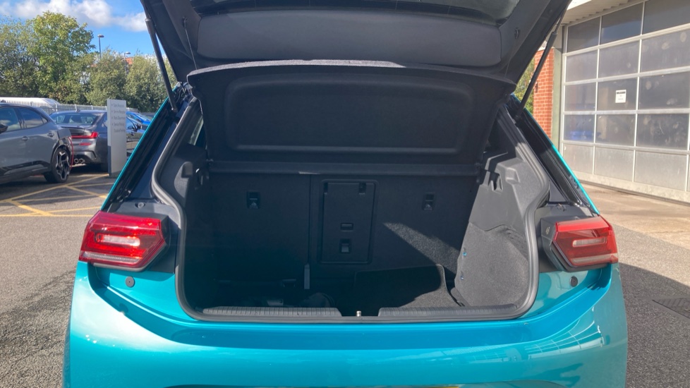 Volkswagen ID.3 150kW 1ST Edition Pro Power 62kWh 5dr Auto Electric Hatchback - Image 4