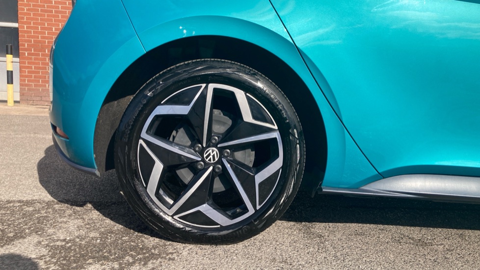 Volkswagen ID.3 150kW 1ST Edition Pro Power 62kWh 5dr Auto Electric Hatchback - Image 7