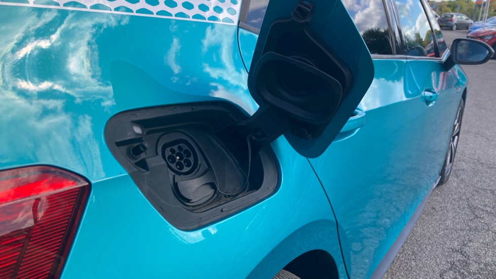 Volkswagen ID.3 150kW 1ST Edition Pro Power 62kWh 5dr Auto Electric Hatchback - Image 38