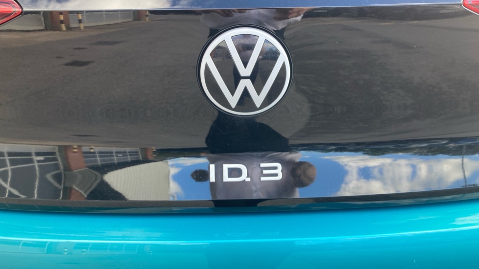 Volkswagen ID.3 150kW 1ST Edition Pro Power 62kWh 5dr Auto Electric Hatchback - Image 40