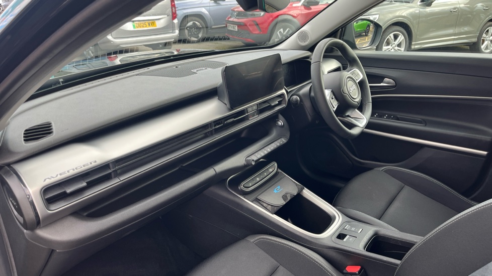 Jeep Avenger 115kW Summit 54kWh 5dr Auto Electric Hatchback - Image 9