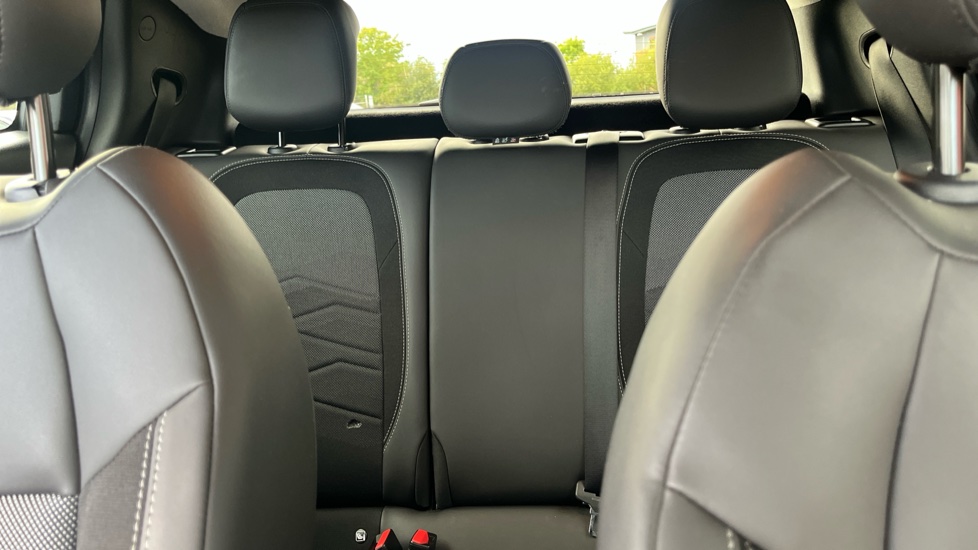 Jeep Avenger 115kW Summit 54kWh 5dr Auto Electric Hatchback - Image 15
