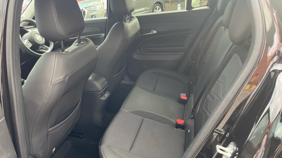Jeep Avenger 115kW Summit 54kWh 5dr Auto Electric Hatchback - Image 16