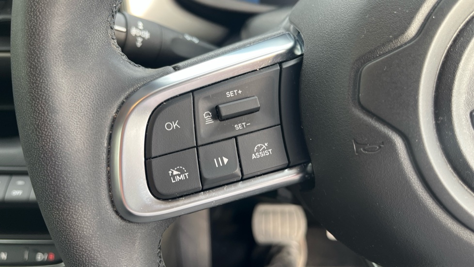 Jeep Avenger 115kW Summit 54kWh 5dr Auto Electric Hatchback - Image 23