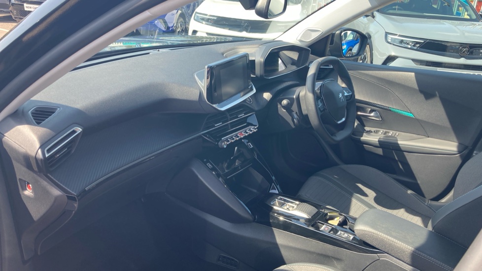Peugeot 2008 100kW Allure Premium 50kWh 5dr Auto Electric Estate - Image 9