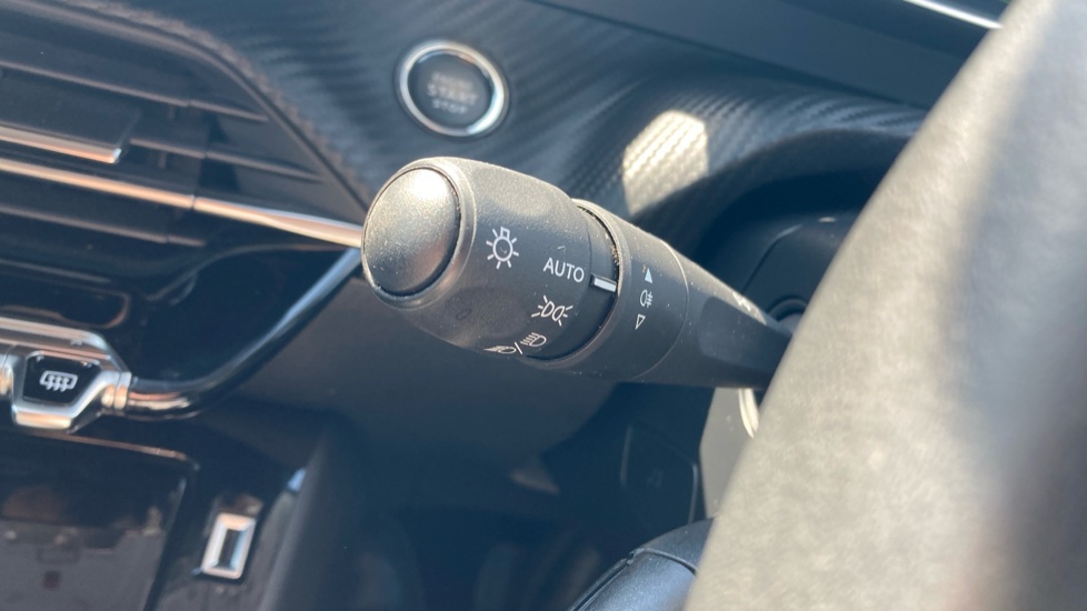 Peugeot 2008 100kW Allure Premium 50kWh 5dr Auto Electric Estate - Image 23