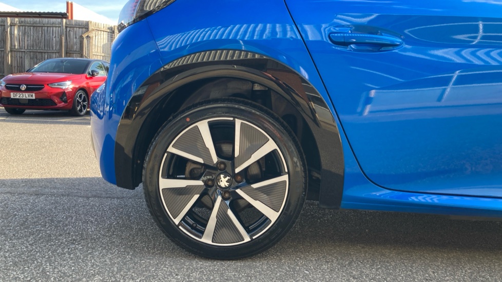 Peugeot 208 100kW GT Premium 50kWh 5dr Auto Electric Hatchback - Image 7