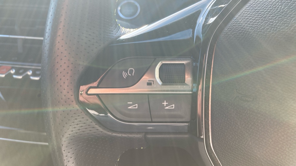 Peugeot 208 100kW GT Premium 50kWh 5dr Auto Electric Hatchback - Image 22