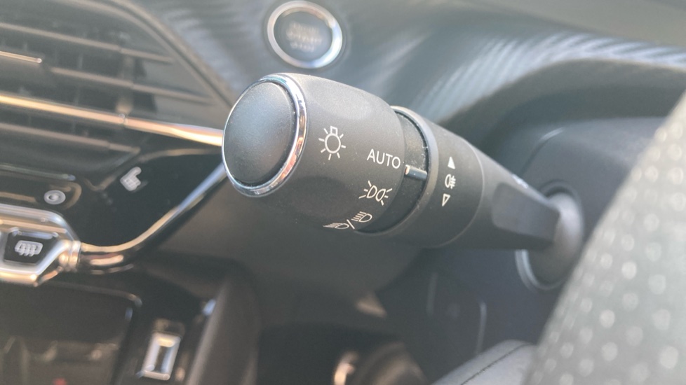 Peugeot 208 100kW GT Premium 50kWh 5dr Auto Electric Hatchback - Image 24
