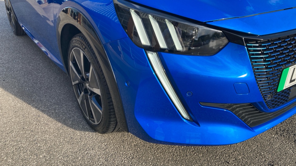 Peugeot 208 100kW GT Premium 50kWh 5dr Auto Electric Hatchback - Image 37