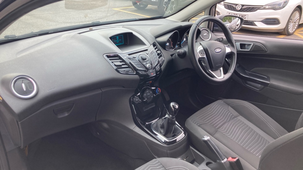 Ford Fiesta 1.25 82 Zetec 3dr Petrol Hatchback - Image 9