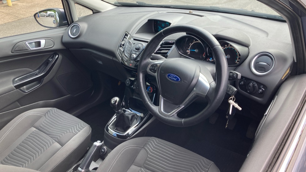 Ford Fiesta 1.25 82 Zetec 3dr Petrol Hatchback - Image 11