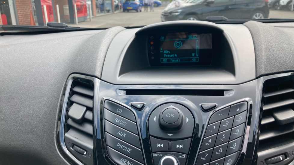 Ford Fiesta 1.25 82 Zetec 3dr Petrol Hatchback - Image 12