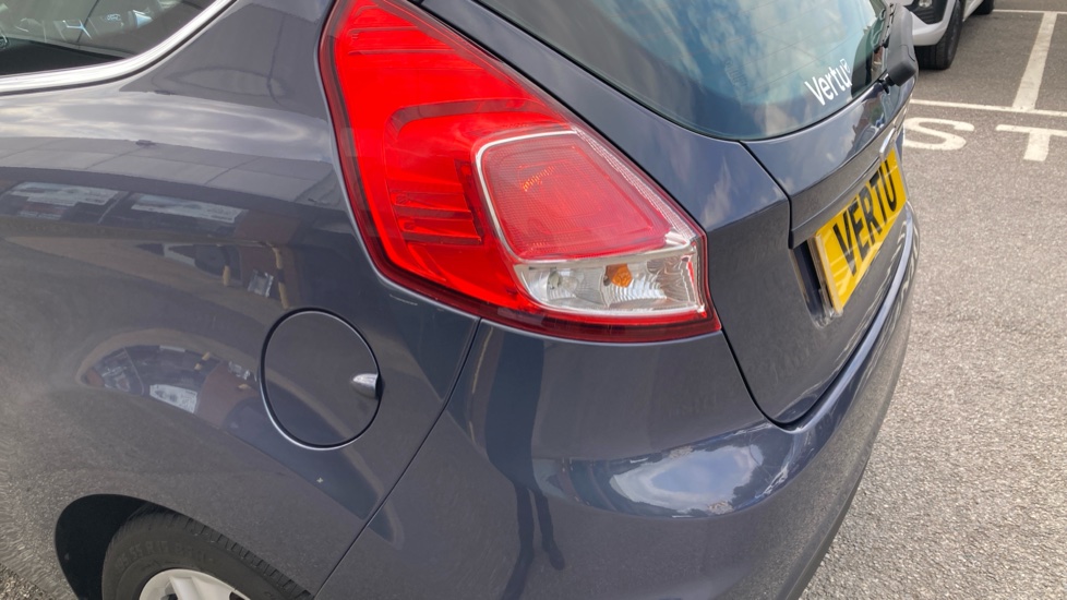 Ford Fiesta 1.25 82 Zetec 3dr Petrol Hatchback - Image 34
