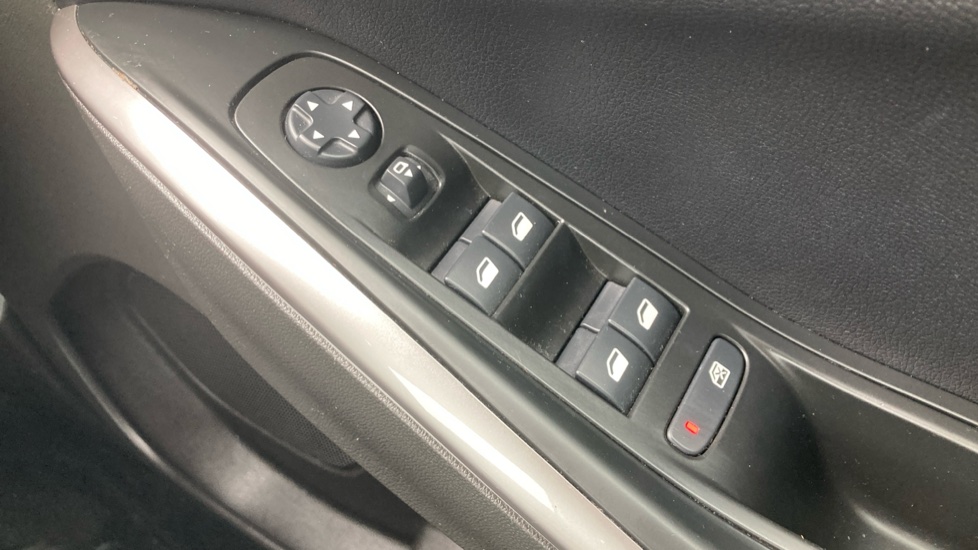 Vauxhall Grandland 1.2 Turbo GS Line 5dr Petrol Hatchback - Image 23