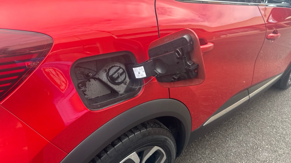 Renault Captur 1.0 TCE 90 S Edition 5dr Petrol Hatchback - Image 24