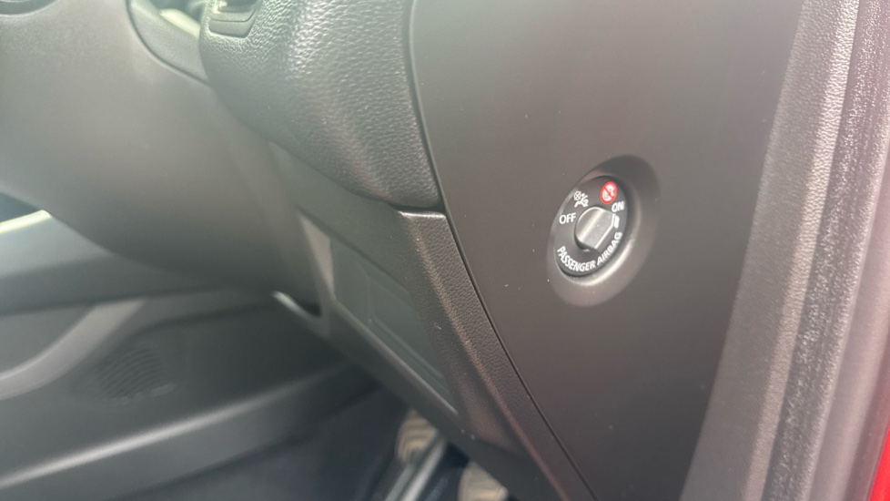 Renault Captur 1.0 TCE 90 S Edition 5dr Petrol Hatchback - Image 35