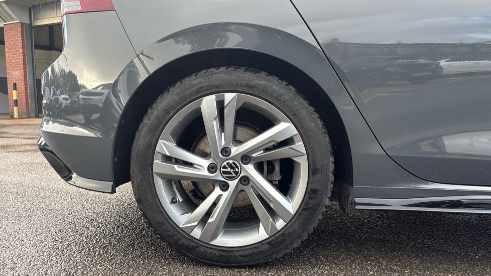 Volkswagen Golf 1.5 TSI 150 R-Line 5dr Petrol Hatchback - Image 7