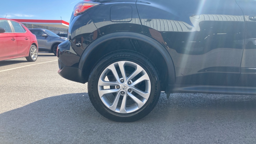 Nissan Juke 1.5 dCi N-Connecta 5dr Diesel Hatchback - Image 7