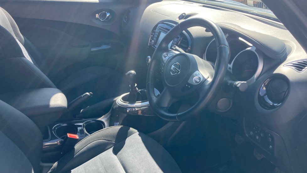 Nissan Juke 1.5 dCi N-Connecta 5dr Diesel Hatchback - Image 11