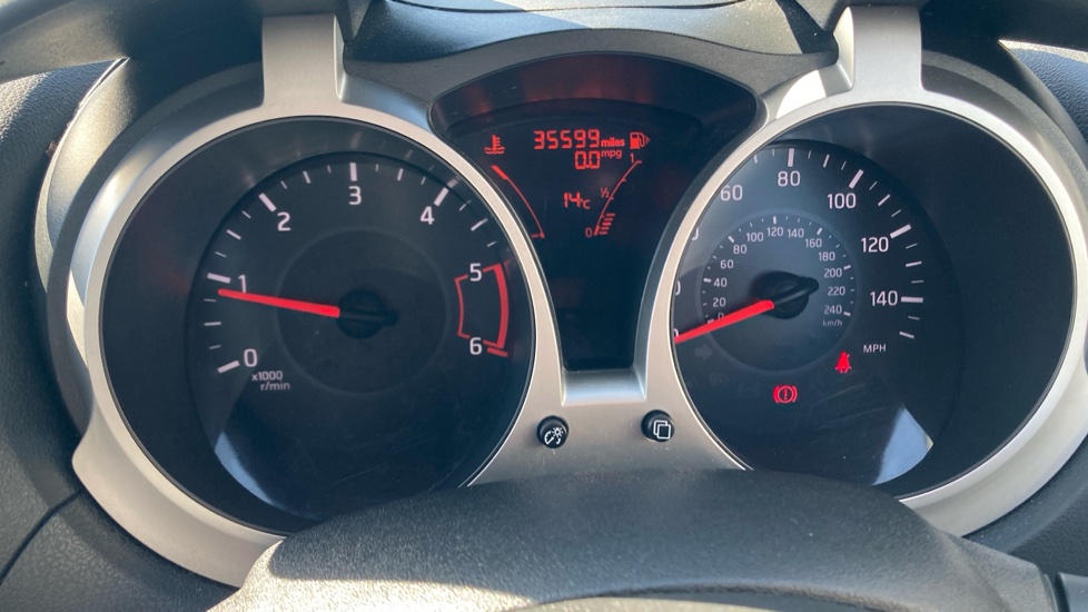 Nissan Juke 1.5 dCi N-Connecta 5dr Diesel Hatchback - Image 18