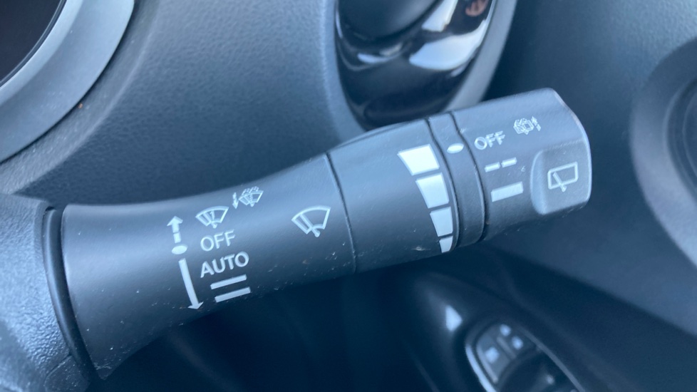 Nissan Juke 1.5 dCi N-Connecta 5dr Diesel Hatchback - Image 41