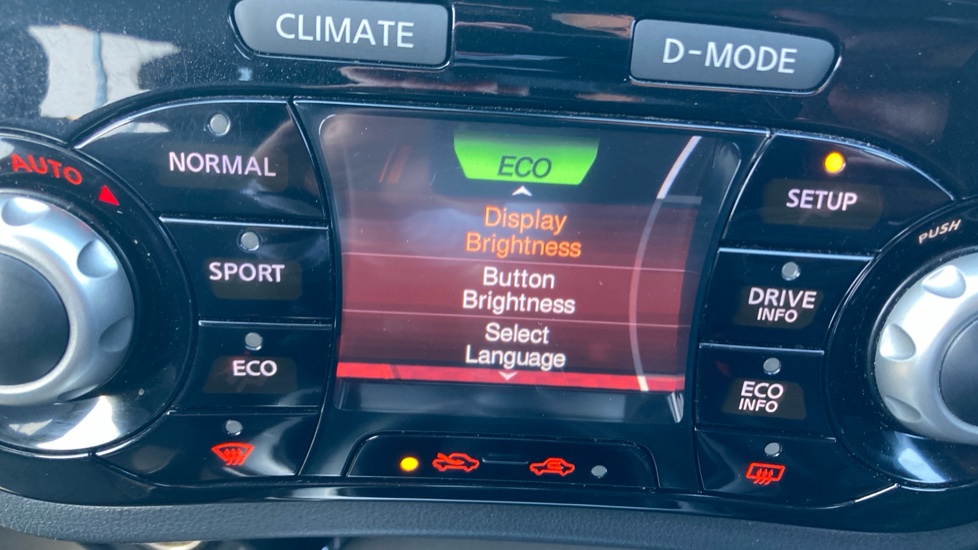 Nissan Juke 1.5 dCi N-Connecta 5dr Diesel Hatchback - Image 44