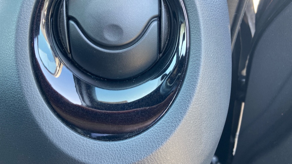 Nissan Juke 1.5 dCi N-Connecta 5dr Diesel Hatchback - Image 55