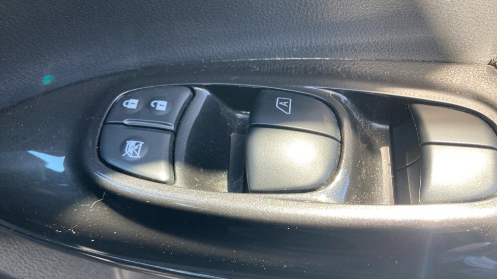 Nissan Juke 1.5 dCi N-Connecta 5dr Diesel Hatchback - Image 58