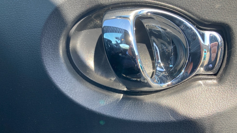 Nissan Juke 1.5 dCi N-Connecta 5dr Diesel Hatchback - Image 59