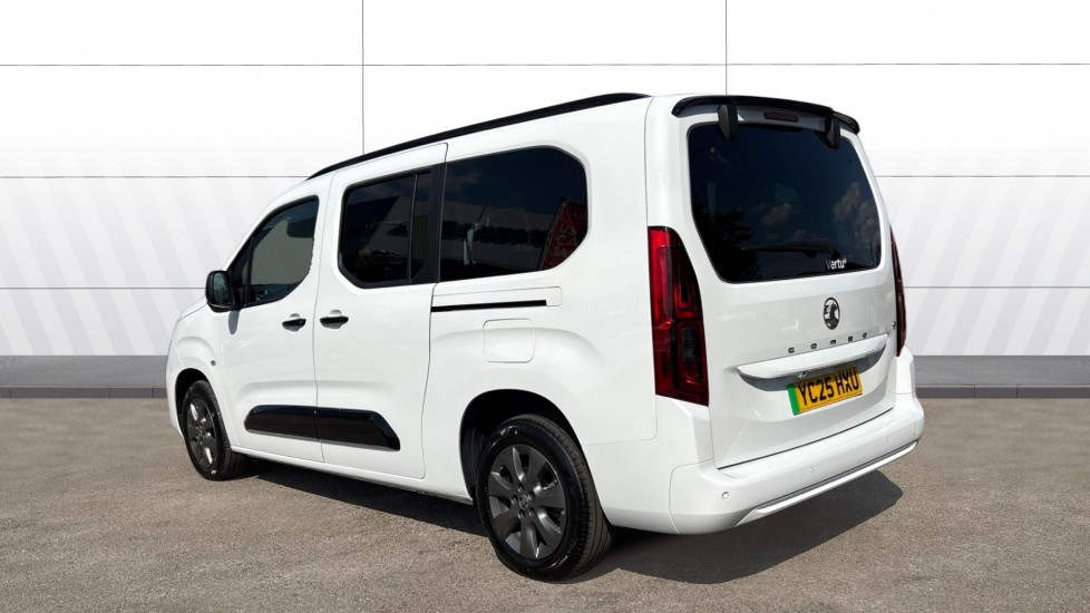 Vauxhall Combo Life 100kW Ultimate XL 50kWh 5dr Auto Electric Estate - Image 2