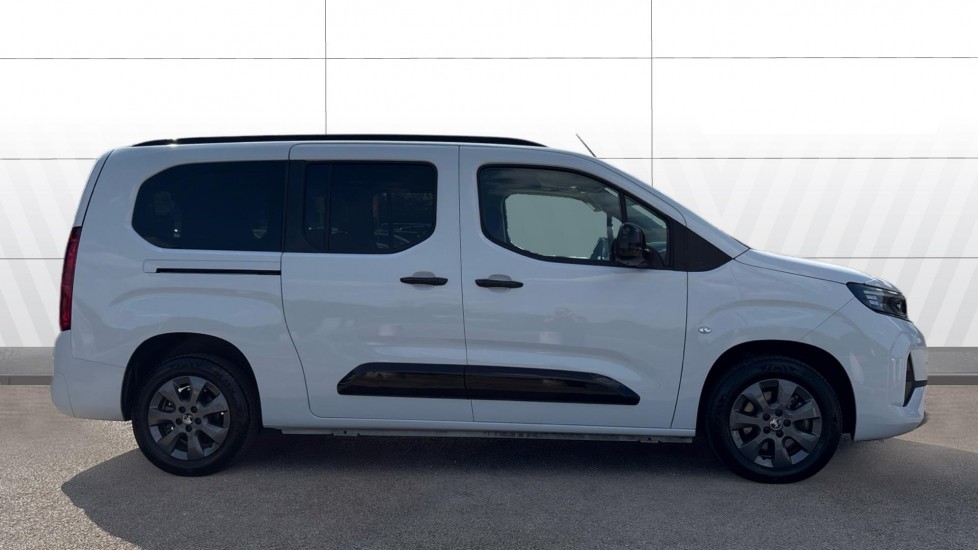 Vauxhall Combo Life 100kW Ultimate XL 50kWh 5dr Auto Electric Estate - Image 5
