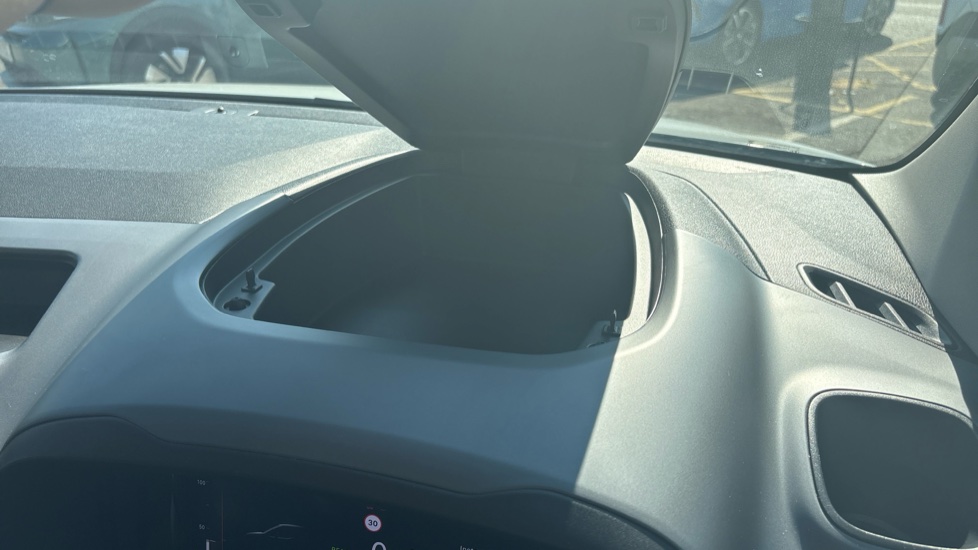 Vauxhall Combo Life 100kW Ultimate XL 50kWh 5dr Auto Electric Estate - Image 38