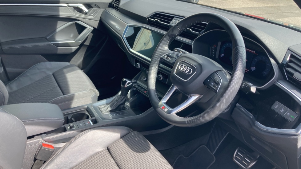 Audi Q3 35 TFSI S Line 5dr S Tronic Petrol Estate - Image 11