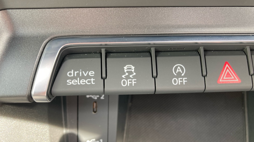Audi Q3 35 TFSI S Line 5dr S Tronic Petrol Estate - Image 29