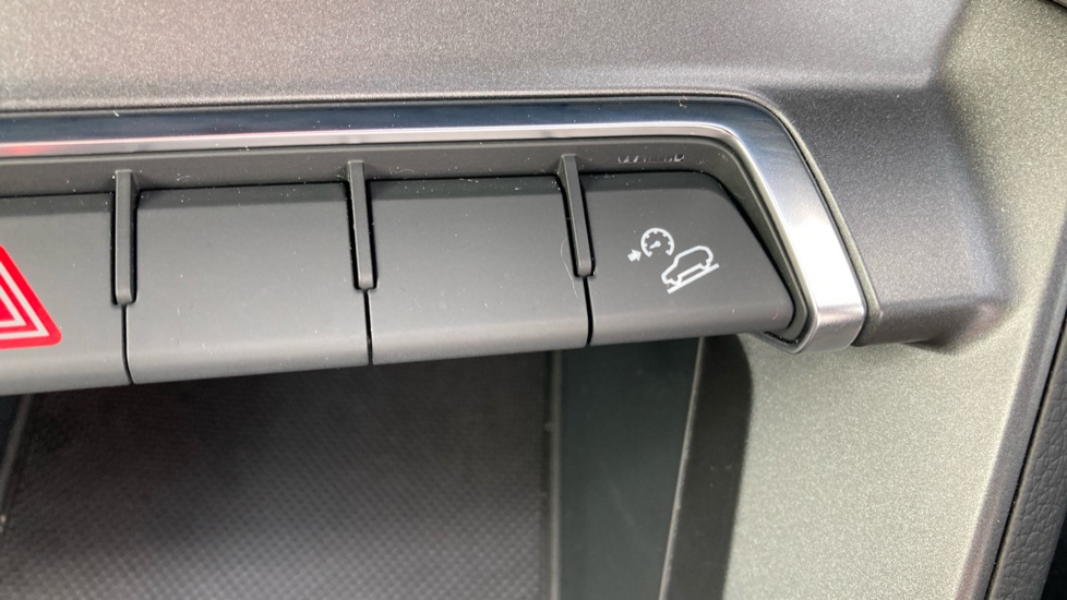 Audi Q3 35 TFSI S Line 5dr S Tronic Petrol Estate - Image 30
