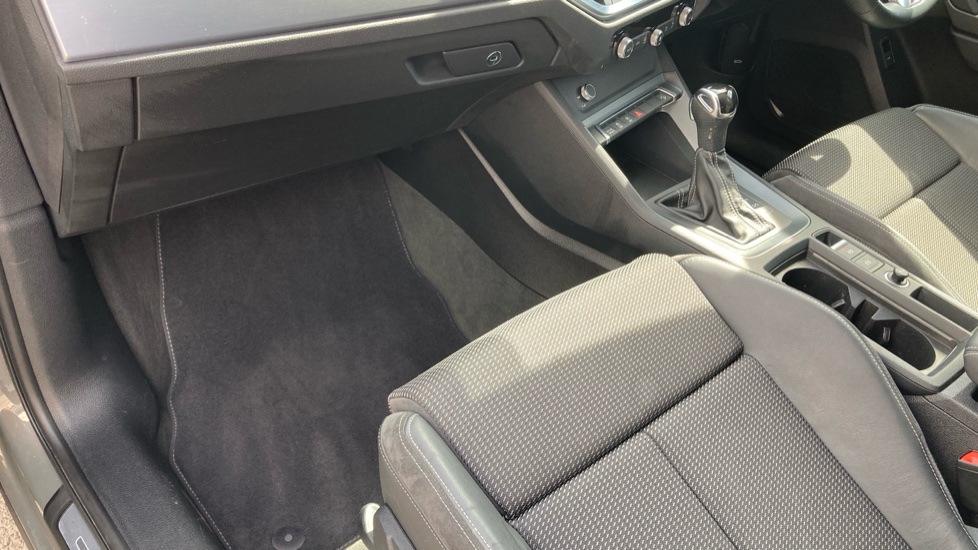 Audi Q3 35 TFSI S Line 5dr S Tronic Petrol Estate - Image 78