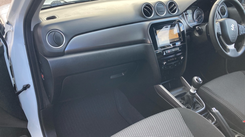 Suzuki Vitara 1.4 Boosterjet 48V Hybrid SZ-T 5dr Petrol Estate - Image 59