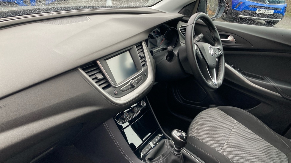 Vauxhall Grandland X 1.2 Turbo SE 5dr Petrol Hatchback - Image 9